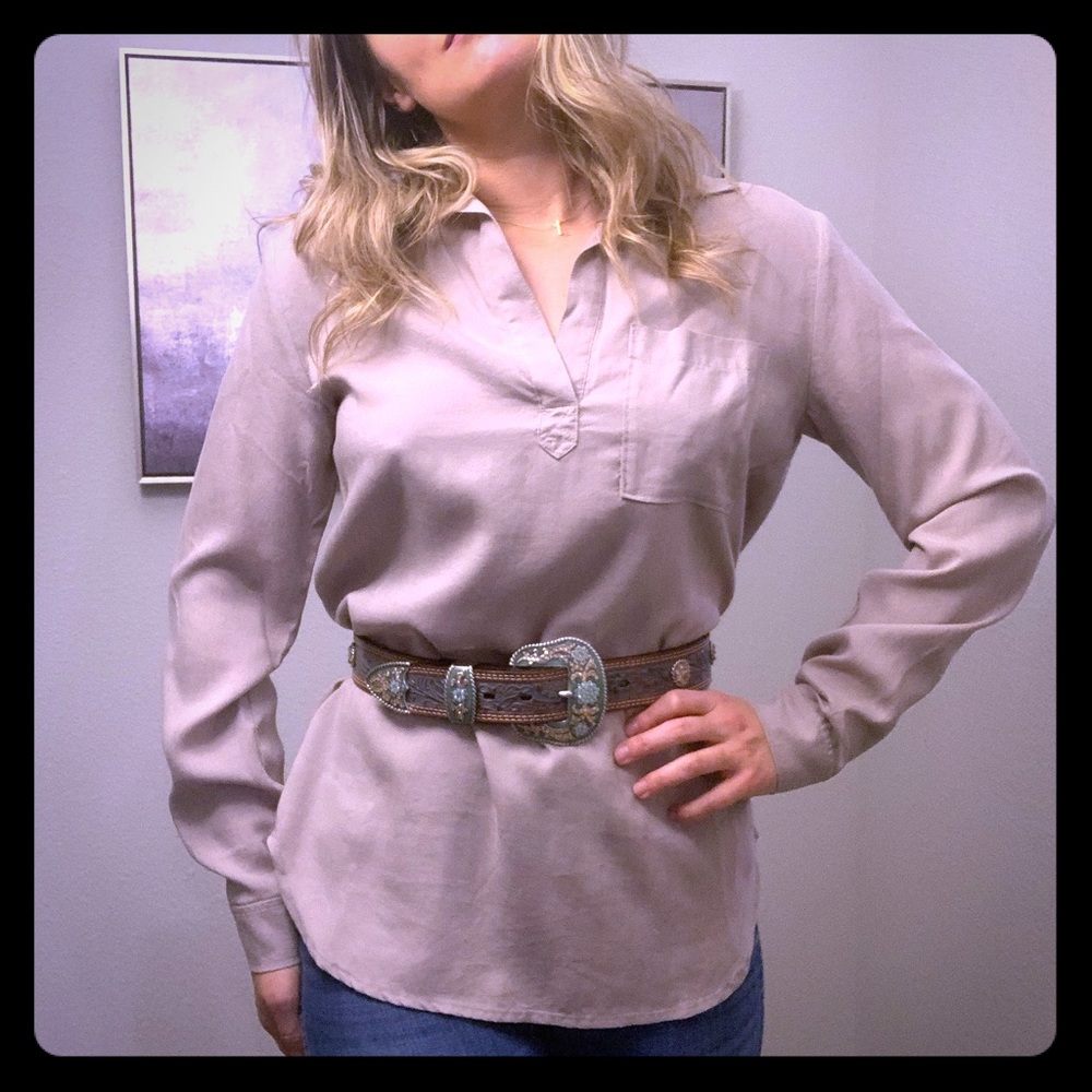 Light tan tunic.